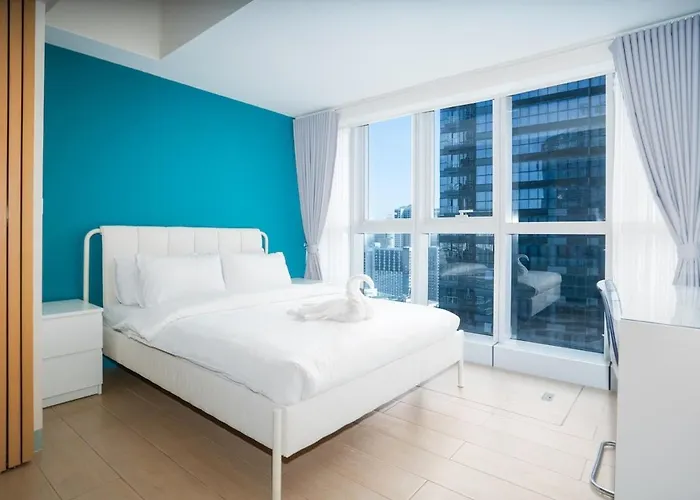 Apartment Modern Minimalist Uptown Parksuites 1br