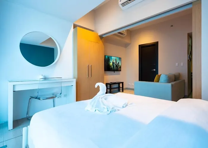 Modern Minimalist Uptown Parksuites 1br Apartment
