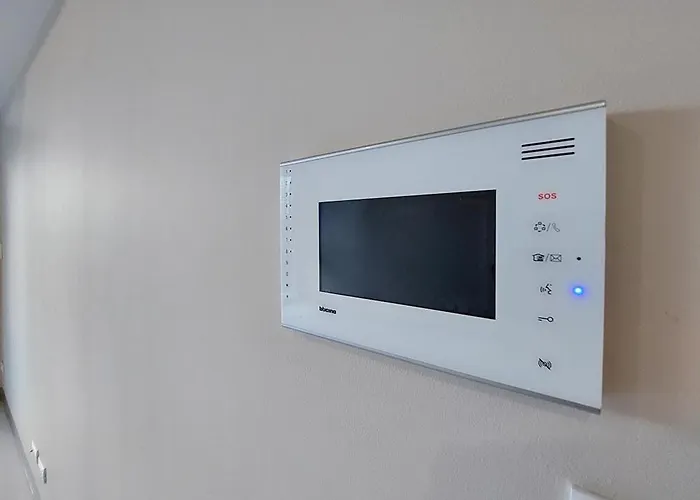 Apartment Modern Minimalist Uptown Parksuites 1br Manila