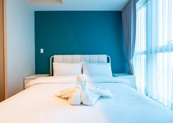 Modern Minimalist Uptown Parksuites 1br Manila