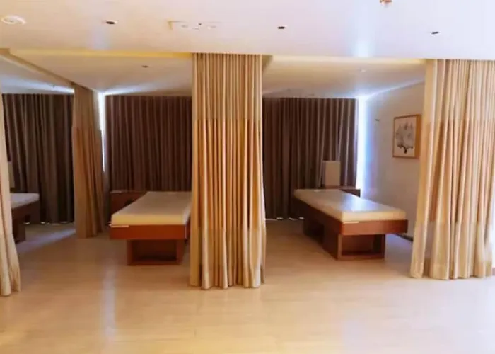 Apartment Modern Minimalist Uptown Parksuites 1br Manila