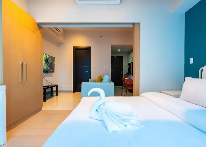 Modern Minimalist Uptown Parksuites 1br Manila